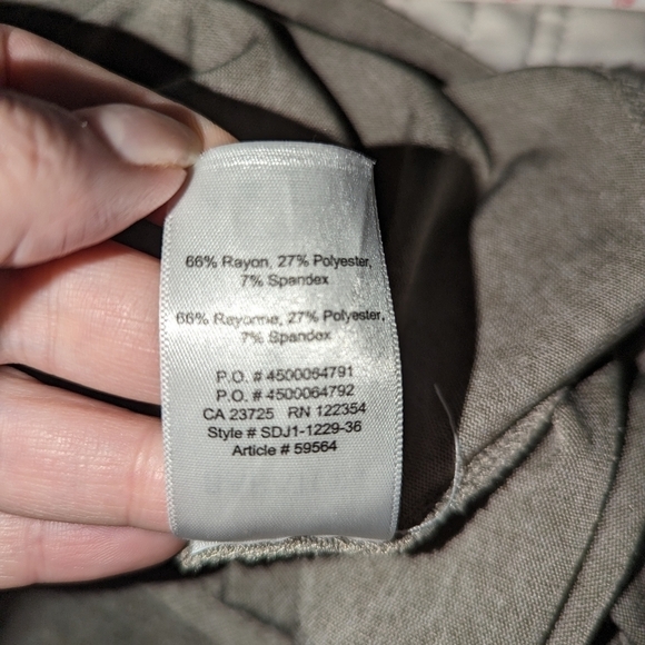 Aritzia BABATON Beige Casual Minimalist Sami Scoop Pocket Tee T-Shirt Size Small - Picture 7 of 8